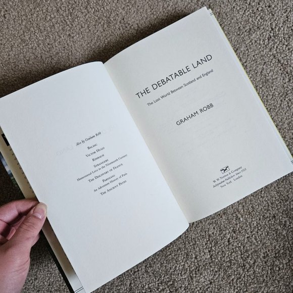4/$25 The Debatable Land‎ by Graham Robb - Hardcover - Picture 2 of 5